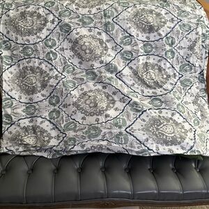 Source Unknown Gray and Green Floral Comforter